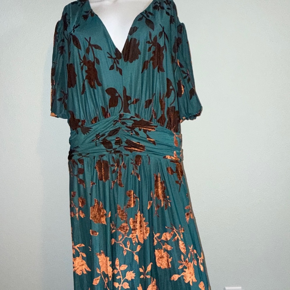 Baltic Born Leslie Velvet Maxi Dress in the Bronze + Jade color variant. - Picture 3 of 6